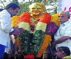 Vangaveeti Radhakrishna joining YSR Congress Party